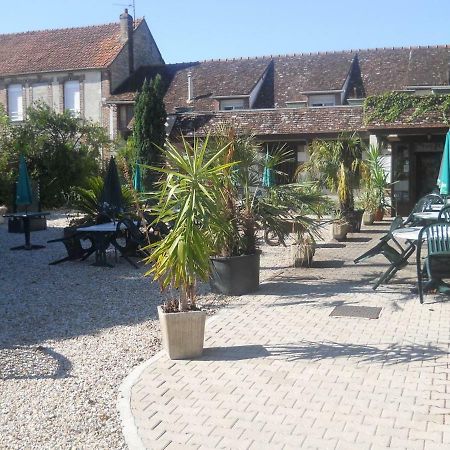 Le Phoenix Hotel Saint Florentin Bagian luar foto