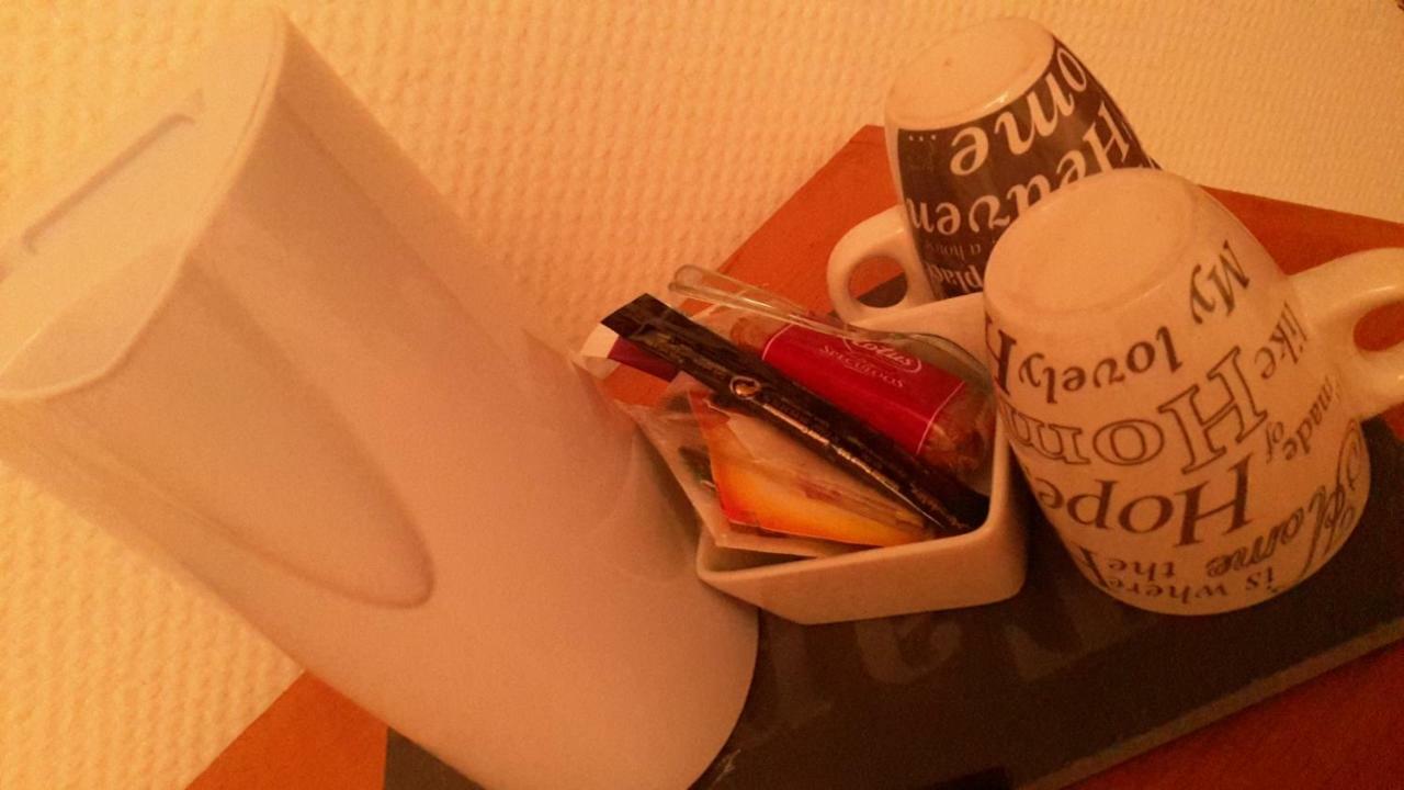 Le Phoenix Hotel Saint Florentin Bagian luar foto